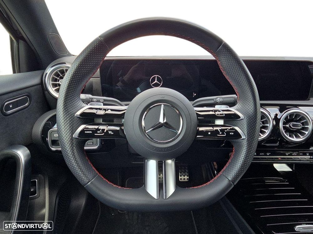 Mercedes-Benz A 250 e 8G-DCT AMG Line Advanced Plus - 15
