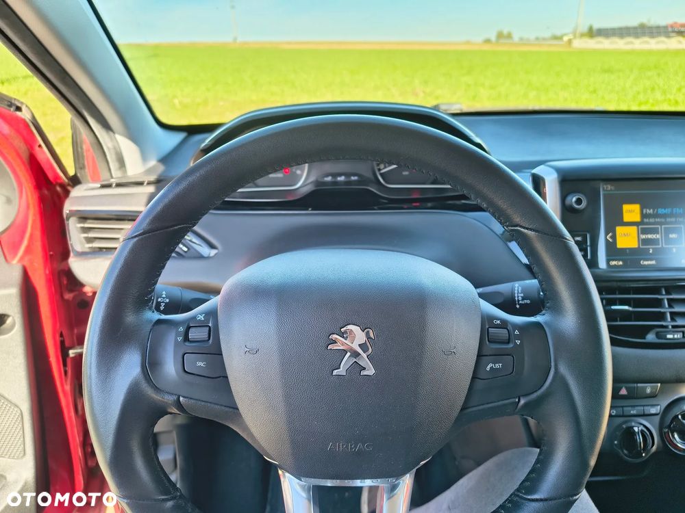 Peugeot 208 - 18