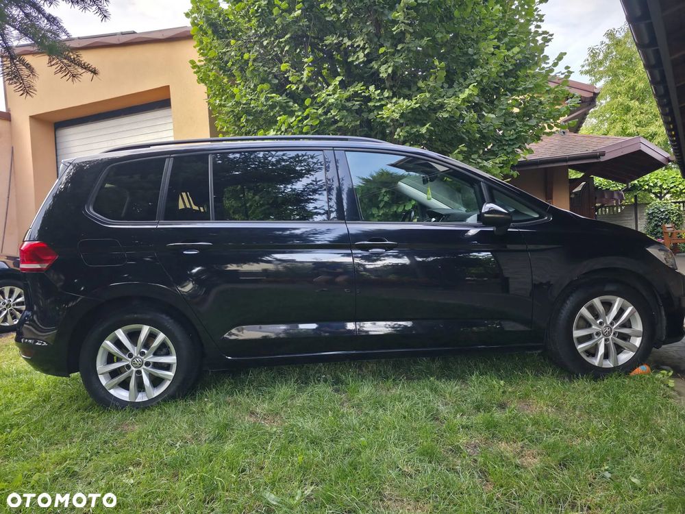 Volkswagen Touran 2.0 TDI BMT Comfortline - 4