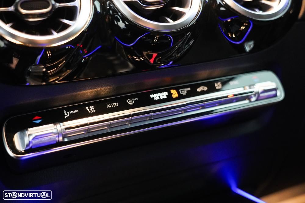 Mercedes-Benz GLA 180 d AMG Line - 18