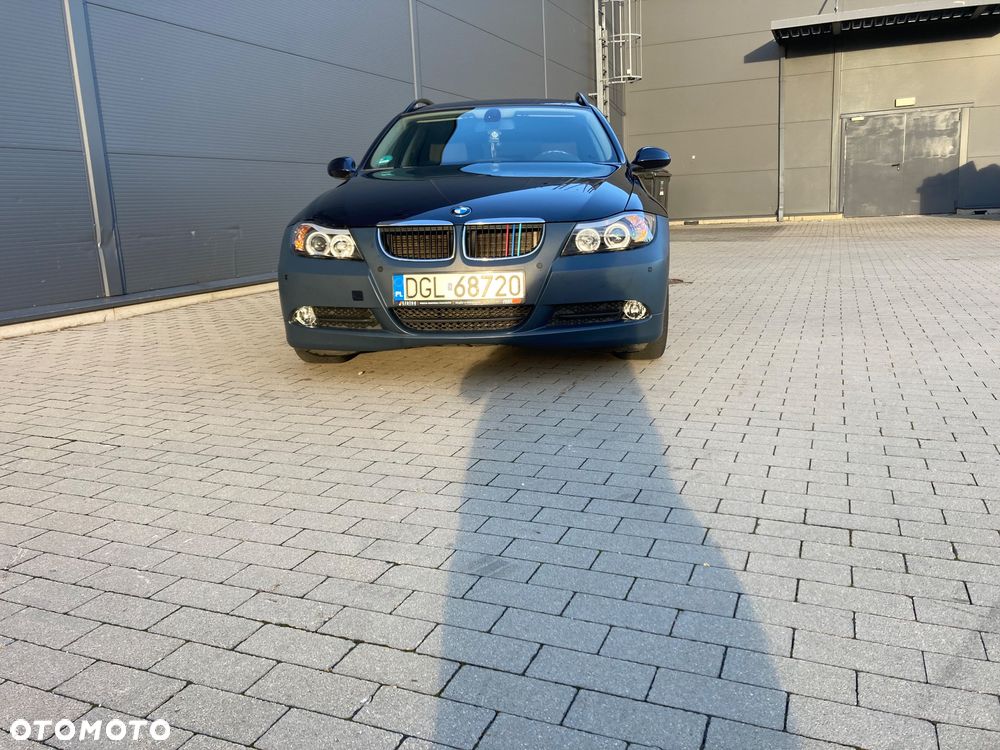 BMW Seria 3 320d DPF Touring - 4