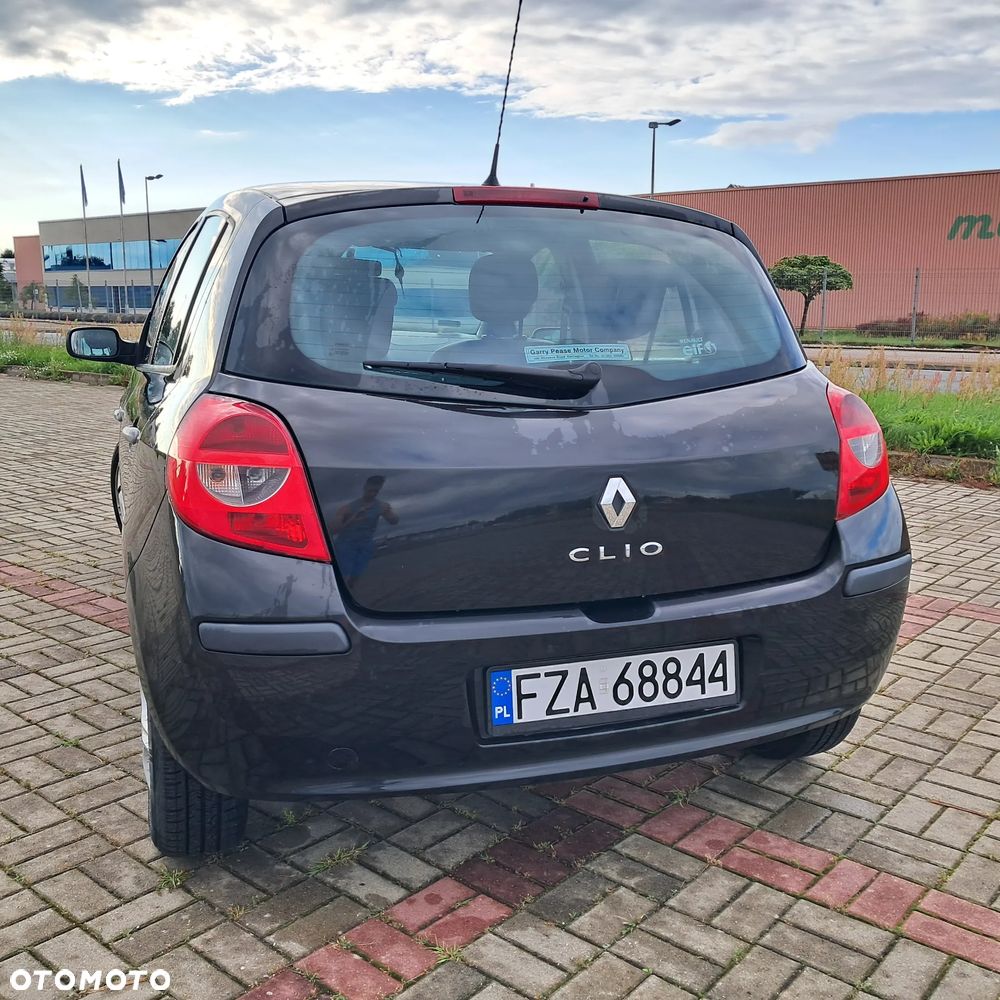 Renault Clio 1.2 16V Alize - 4