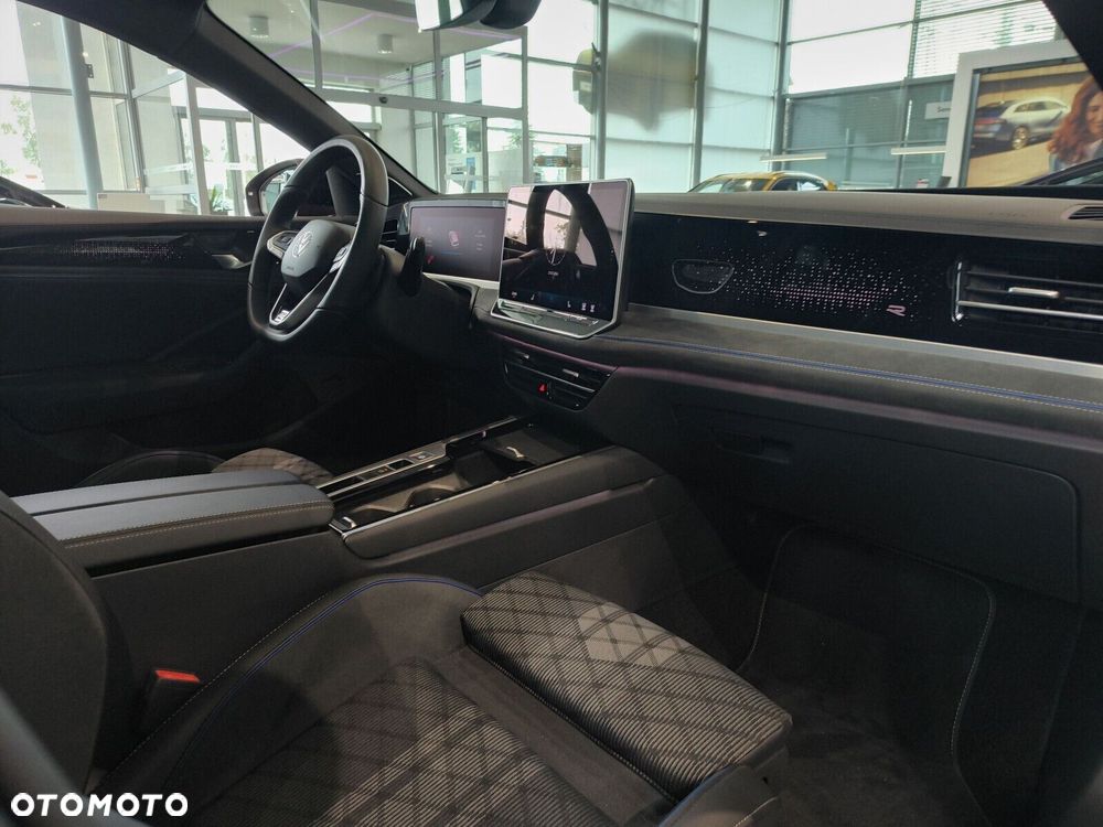 Volkswagen Passat Variant 2.0 TSI R-Line Plus DSG - 9