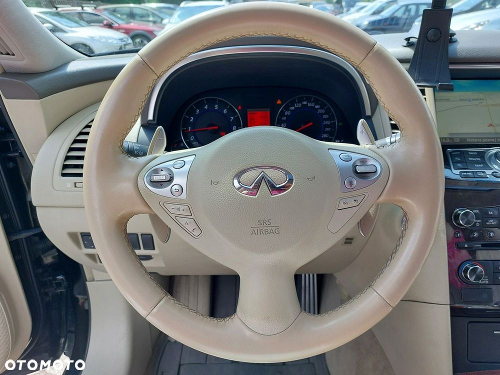 Infiniti FX - 31