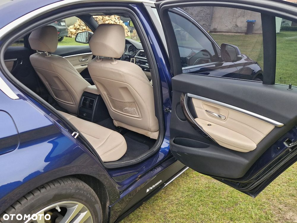 BMW Seria 3 330i Advantage sport - 10