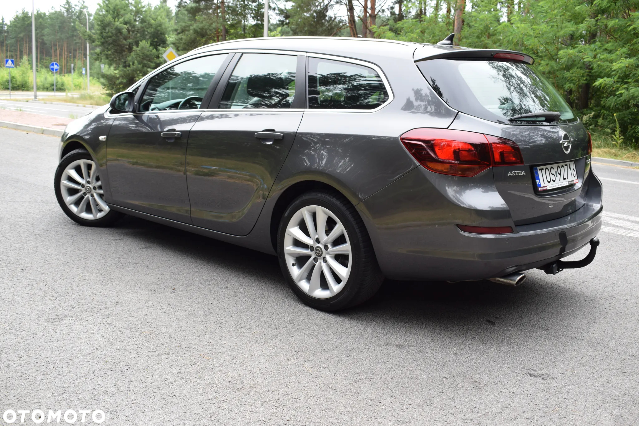 Opel Astra 1.6 Turbo Cosmo - 4
