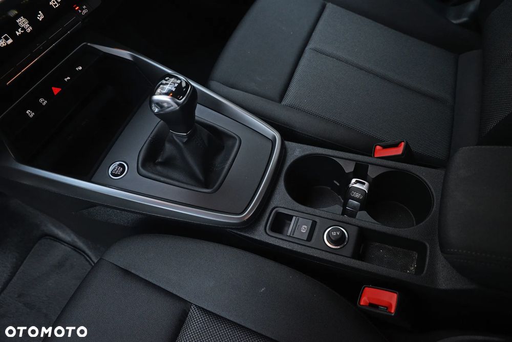 Audi A3 Sportback 30 TFSI Edition One - 32