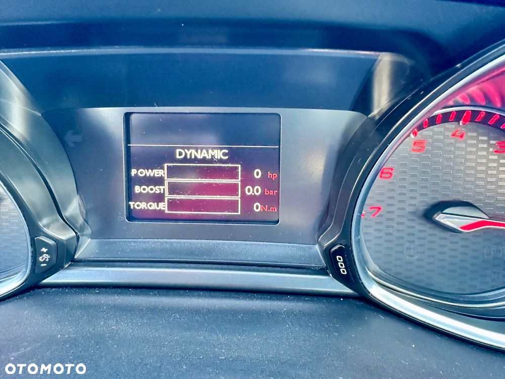 Peugeot 308 1.6 e-THP GTi by Sport S&S - 30