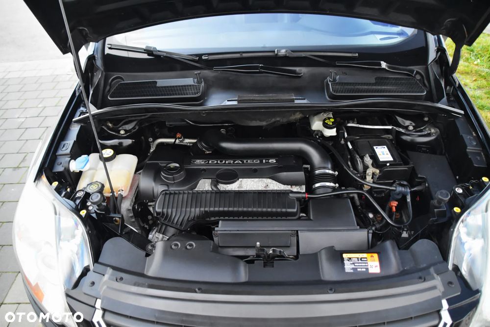 Ford Kuga 2.5 4x4 Titanium - 22