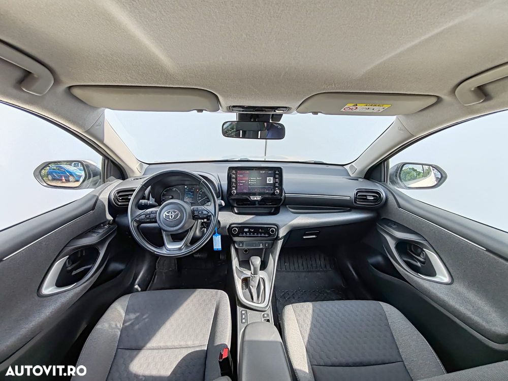 Toyota Yaris 1.5 VVT-i HSD Dynamic - 9