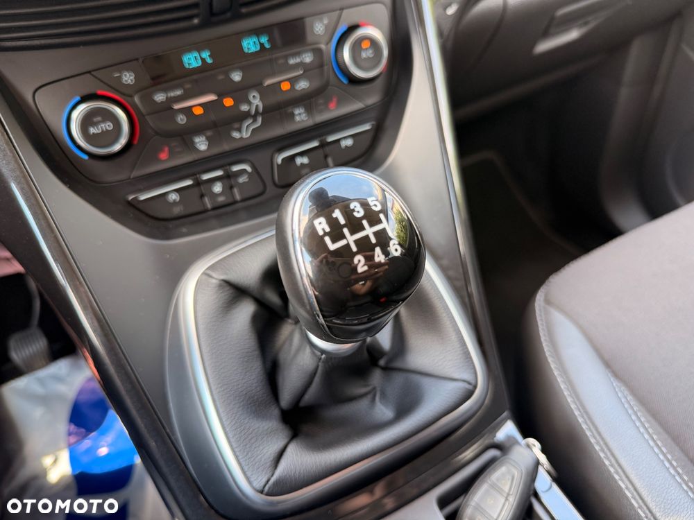 Ford Kuga 1.5 EcoBoost 2x4 Titanium - 19