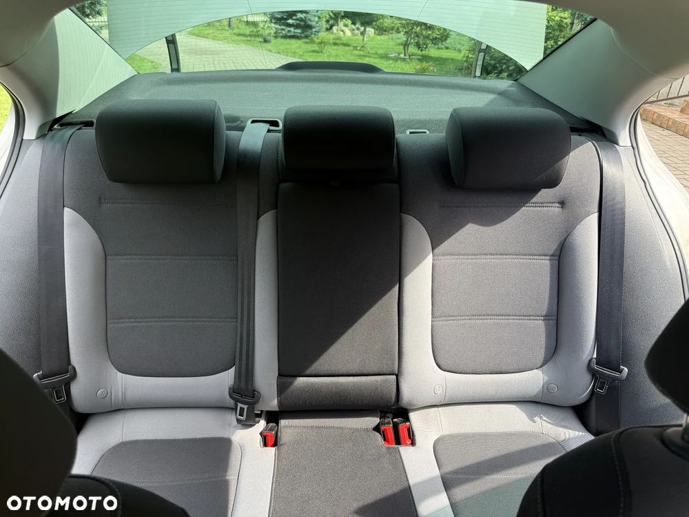 Volkswagen Jetta 1.6 TDI Highline DSG - 15