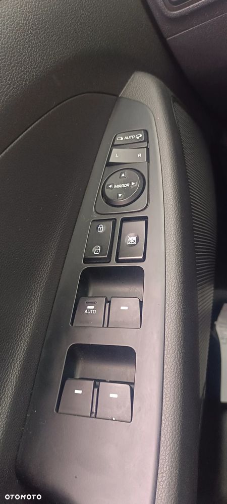 Hyundai Tucson 1.6 GDI BlueDrive GO 2WD - 11