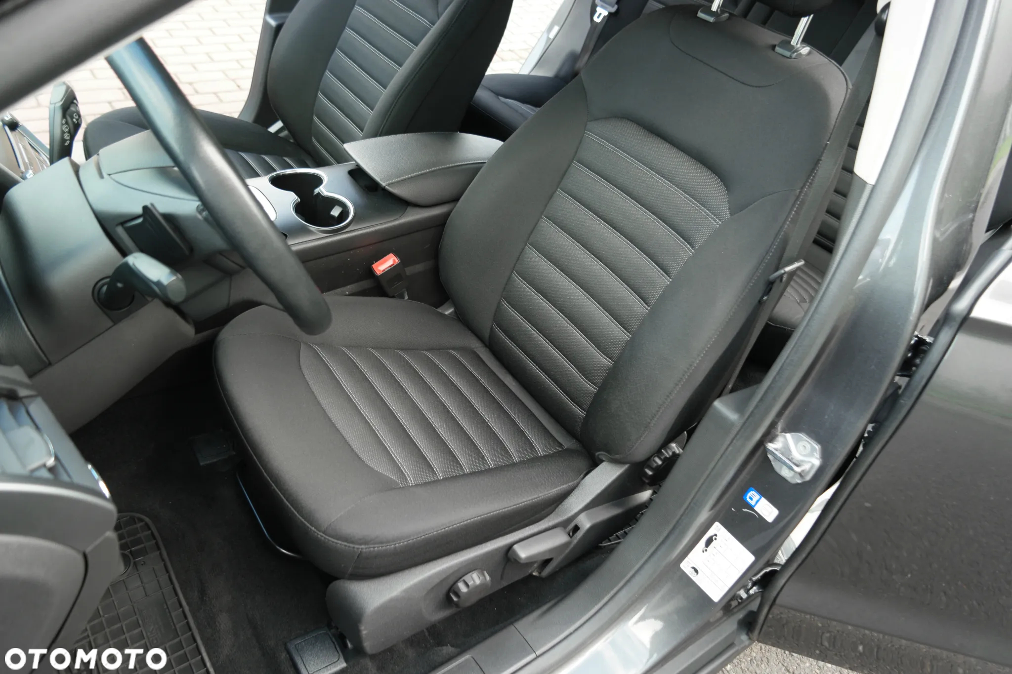 Ford Mondeo - 25