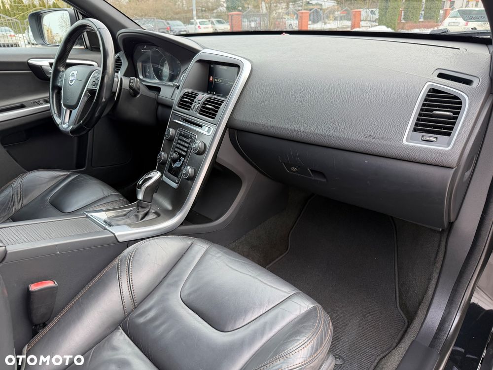 Volvo XC 60 D5 AWD Summum - 16