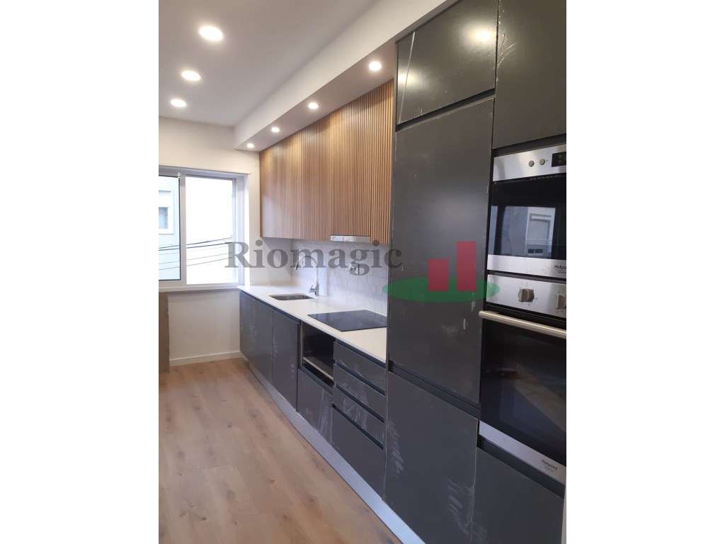 Apartamento T2+1 Totalmente Remodelado - Amadora - Grande imagem: 2/7