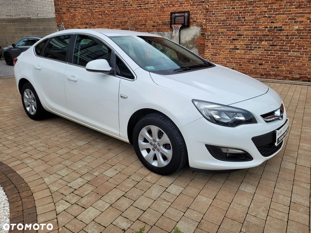 Opel Astra IV 1.4 T Business EU6 - 6