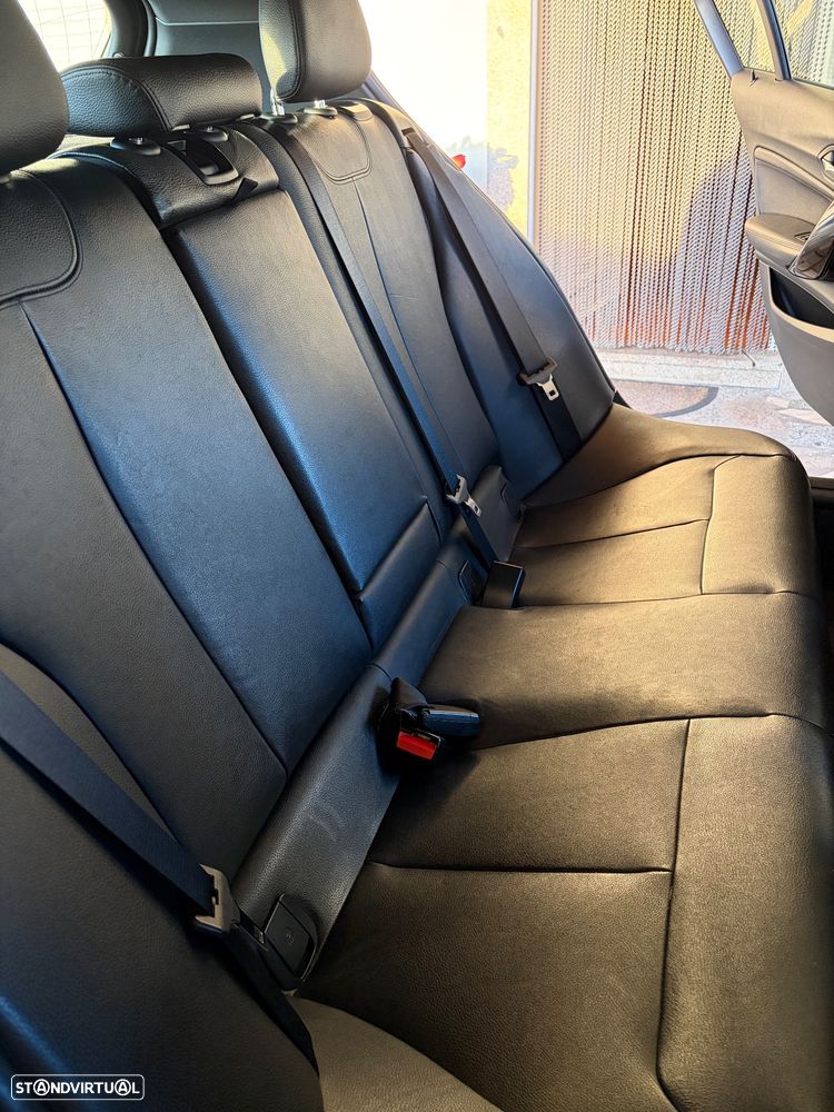 BMW 120 d Sport Line - 12