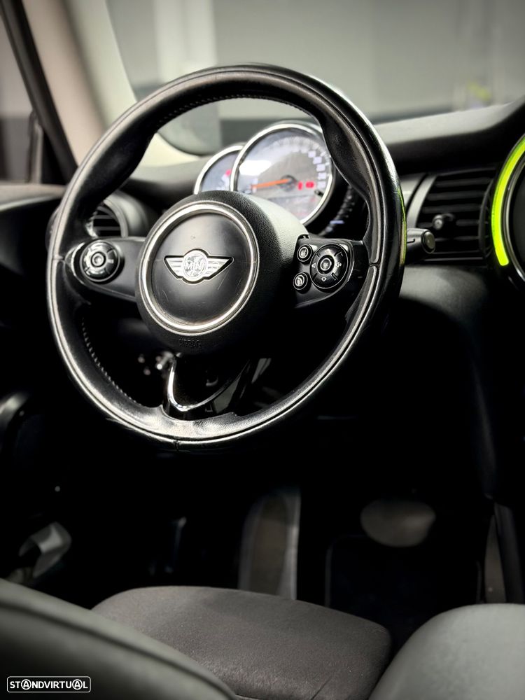 MINI 3 Portas Cooper D Aut. - 11