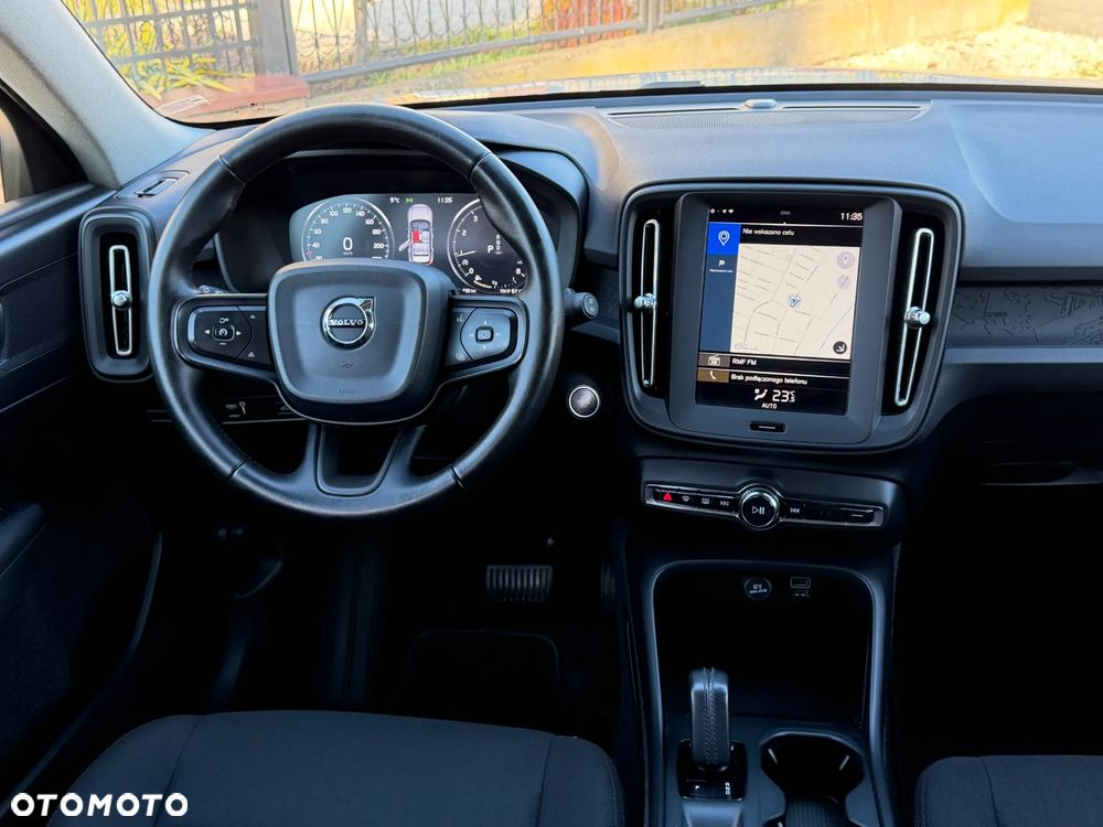 Volvo XC 40 T3 Momentum - 8