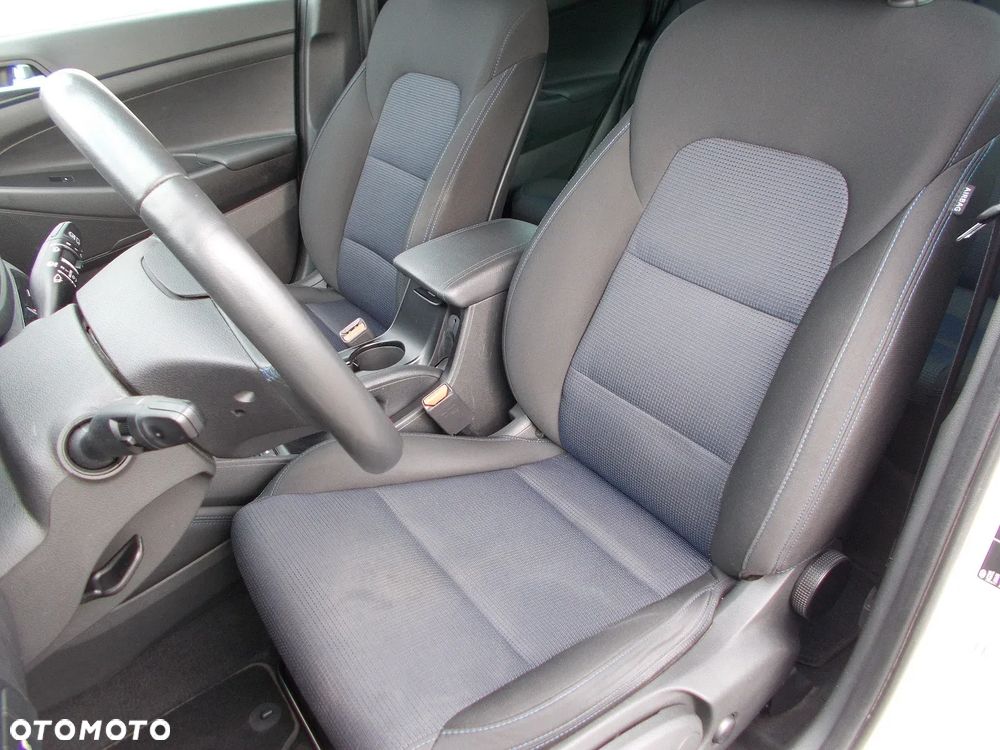 Hyundai Tucson 1.7 CRDI BlueDrive GO 2WD - 21