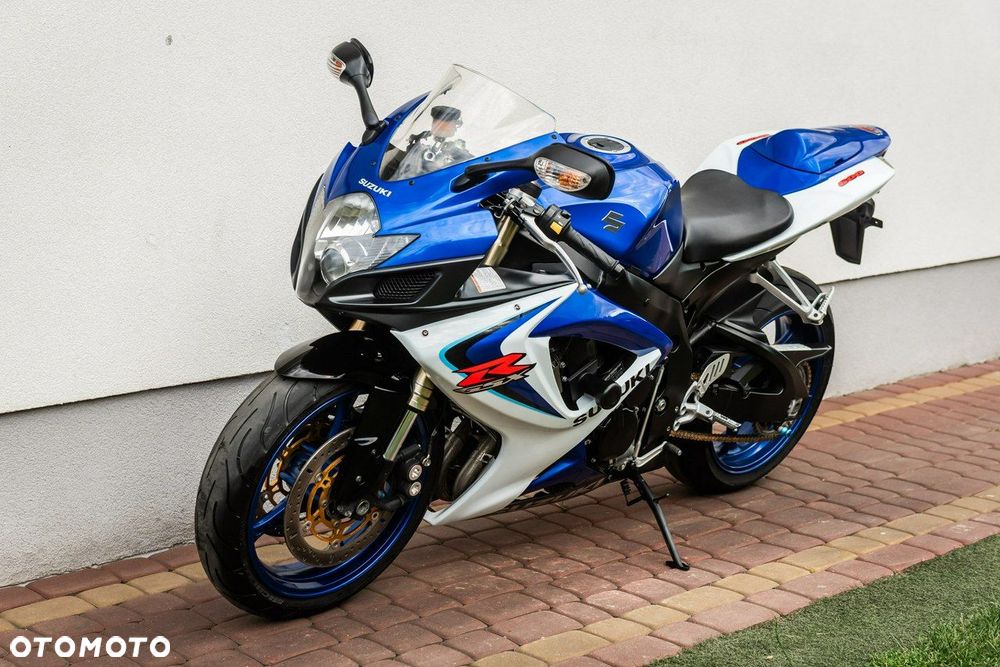 Suzuki GSX-R - 6
