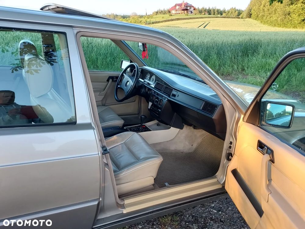 Mercedes-Benz W201 (190) - 5