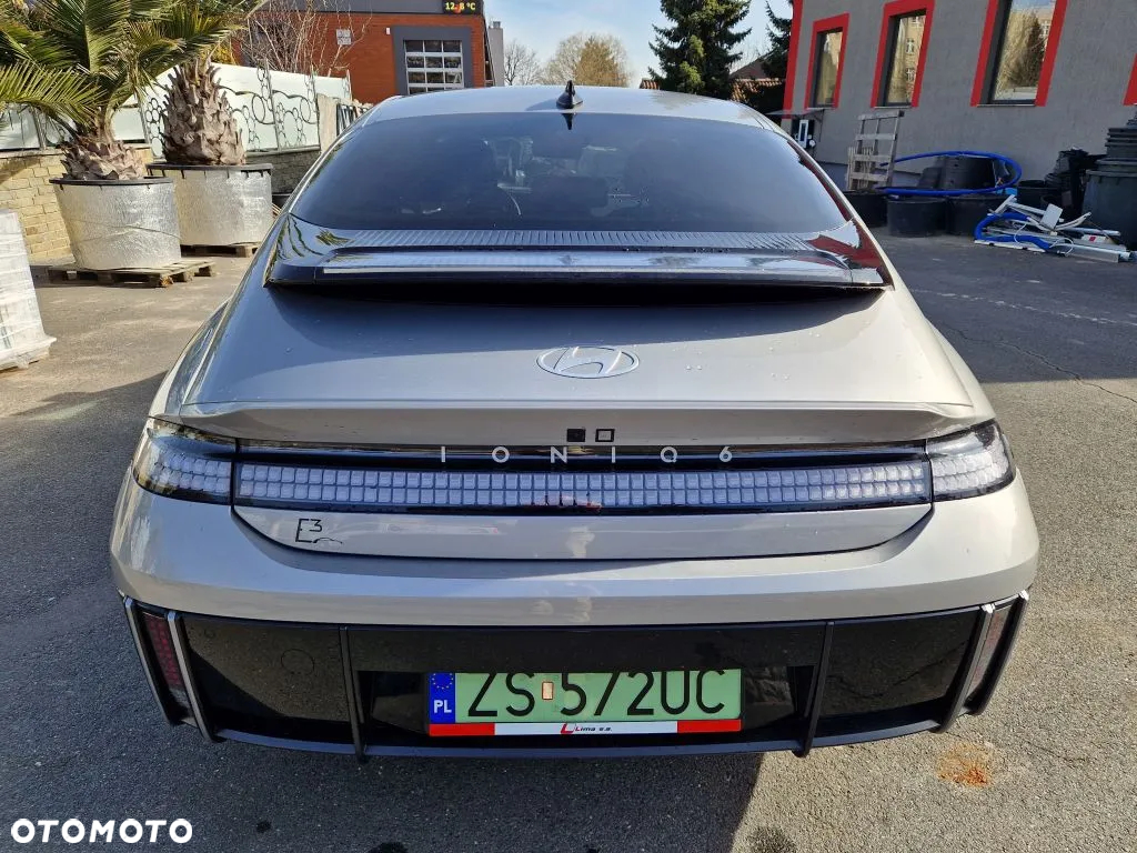 Hyundai IONIQ 6 - 12