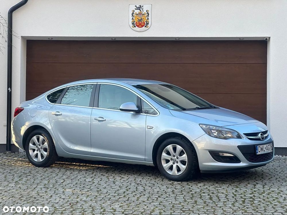 Opel Astra 1.4 T Active - 1
