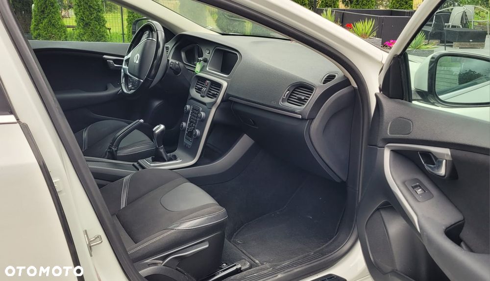 Volvo V40 - 16