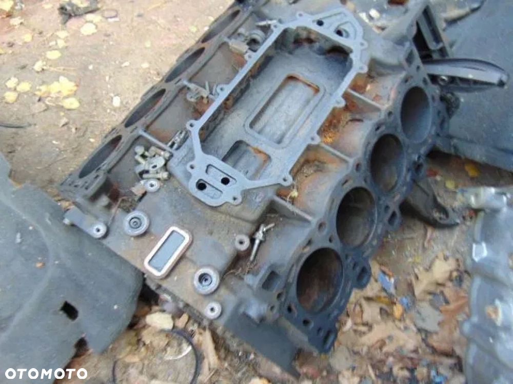 BMW E38 E65 4.0d 740d V8 M67 BLOK silnika BiTurbo - 11