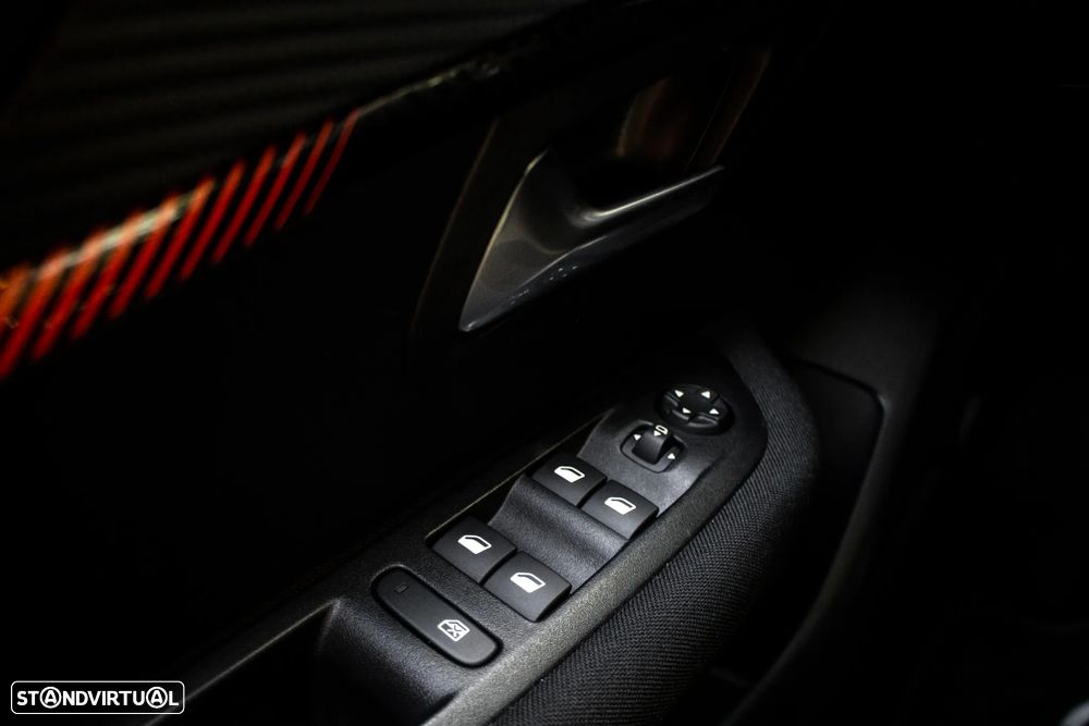 Peugeot e-208 Active Pack - 19