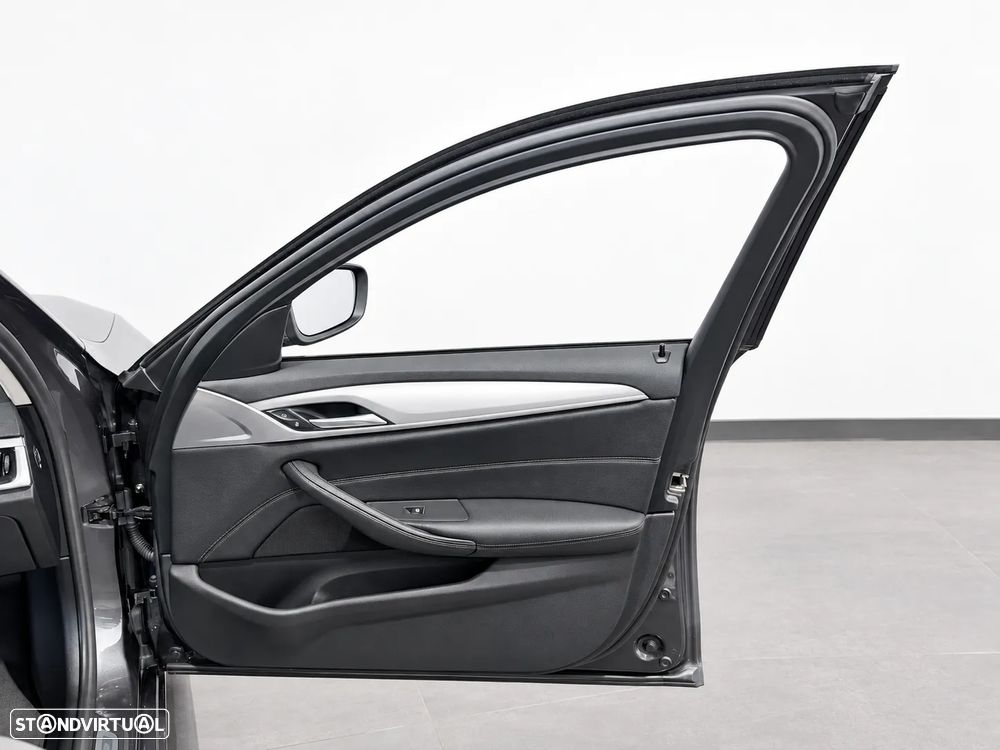 BMW 520 e Line Luxury - 47