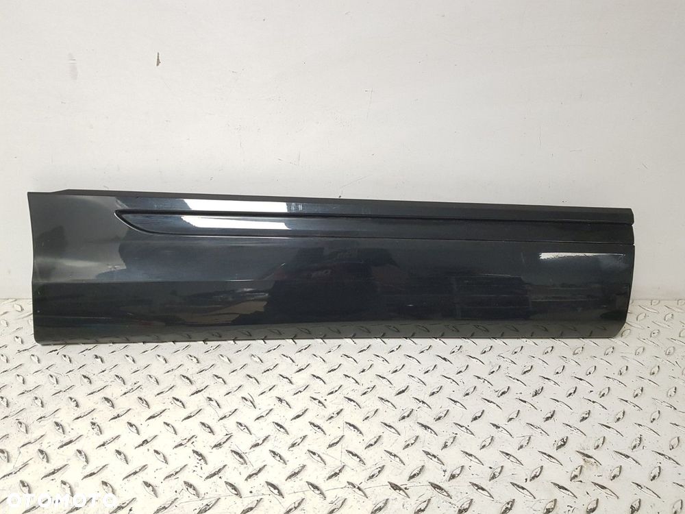 ORYGINALNA LISTWA DRZWI PRAWA TYLNA AUDI Q8 PRAWY TYŁ 4M 4M8853060D Y9T - 2