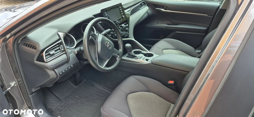 Toyota Camry - 6