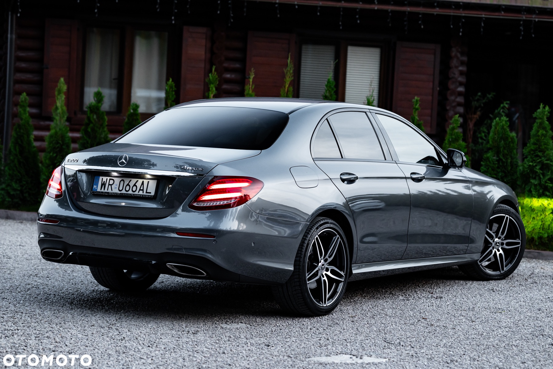 Mercedes-Benz Klasa E 200 4Matic 9G-TRONIC - 15