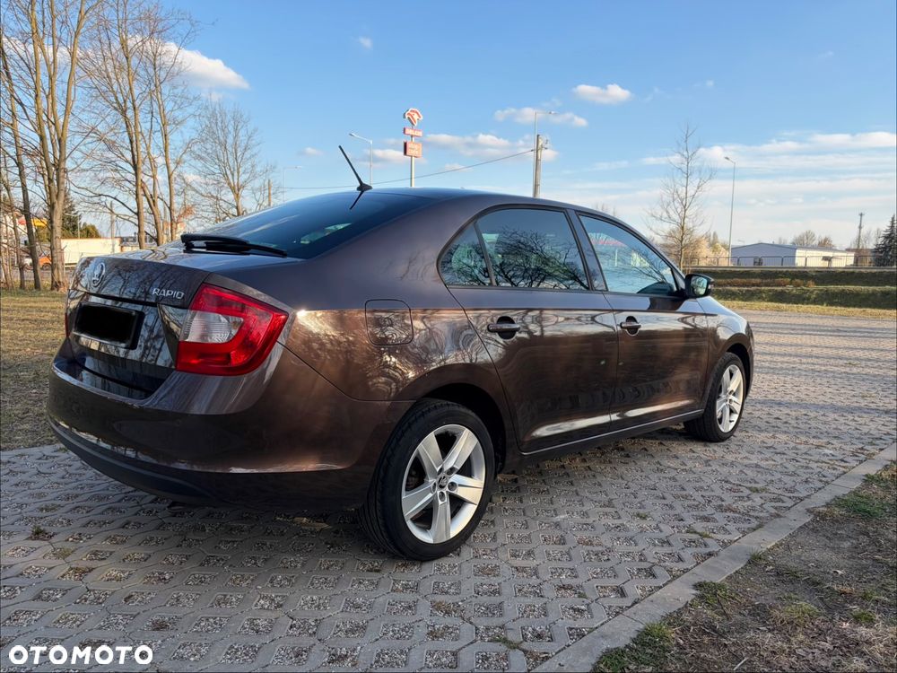 Skoda RAPID 1.2 TSI Ambition - 32