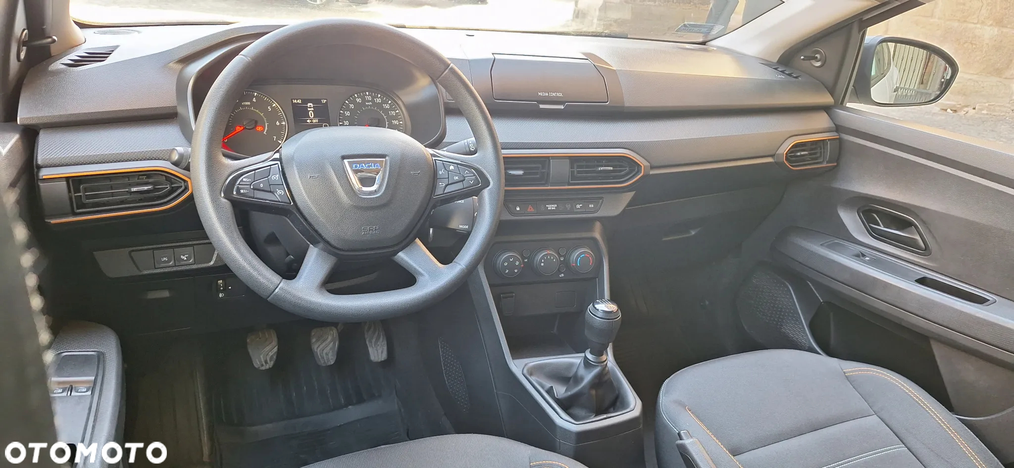 Dacia Sandero Stepway TCe 90 Essential - 14