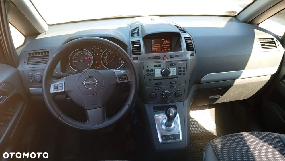 Opel Zafira 1.8 Cosmo EasyTronic - 4