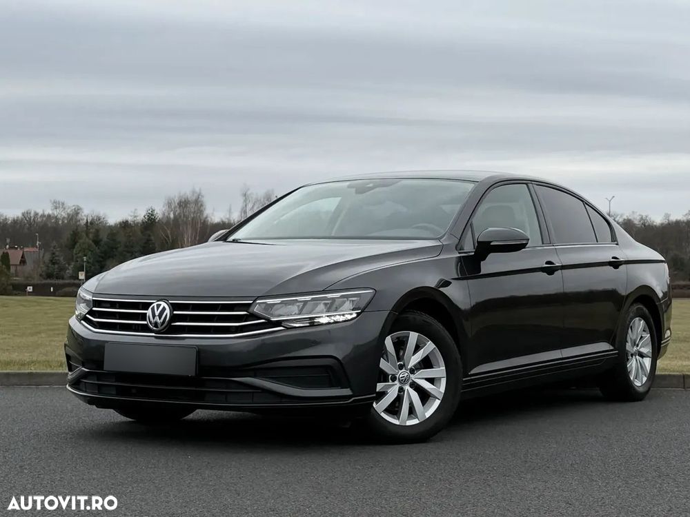 Volkswagen Passat - 1