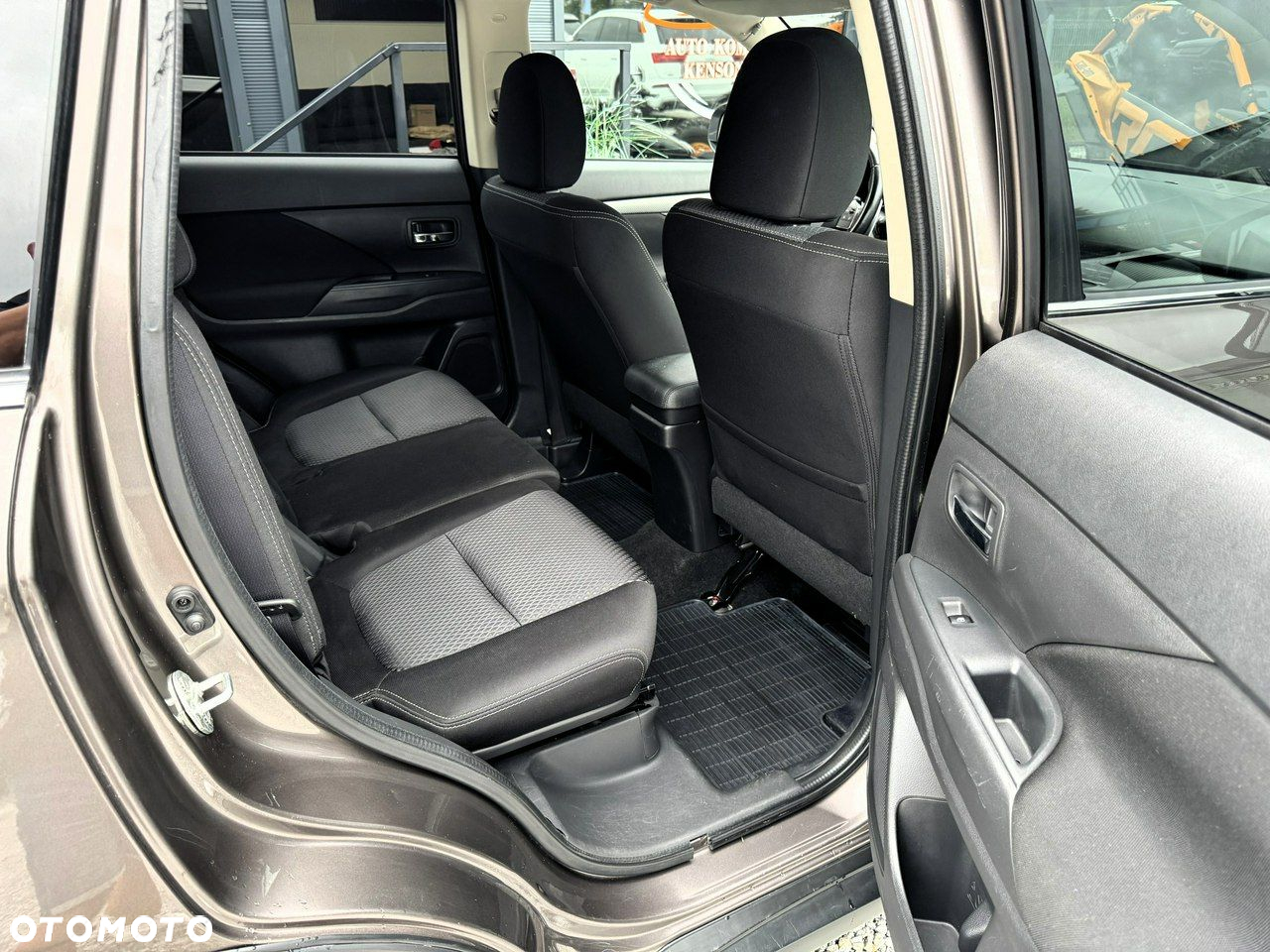 Mitsubishi Outlander 2.0 Intense + 4WD CVT - 28