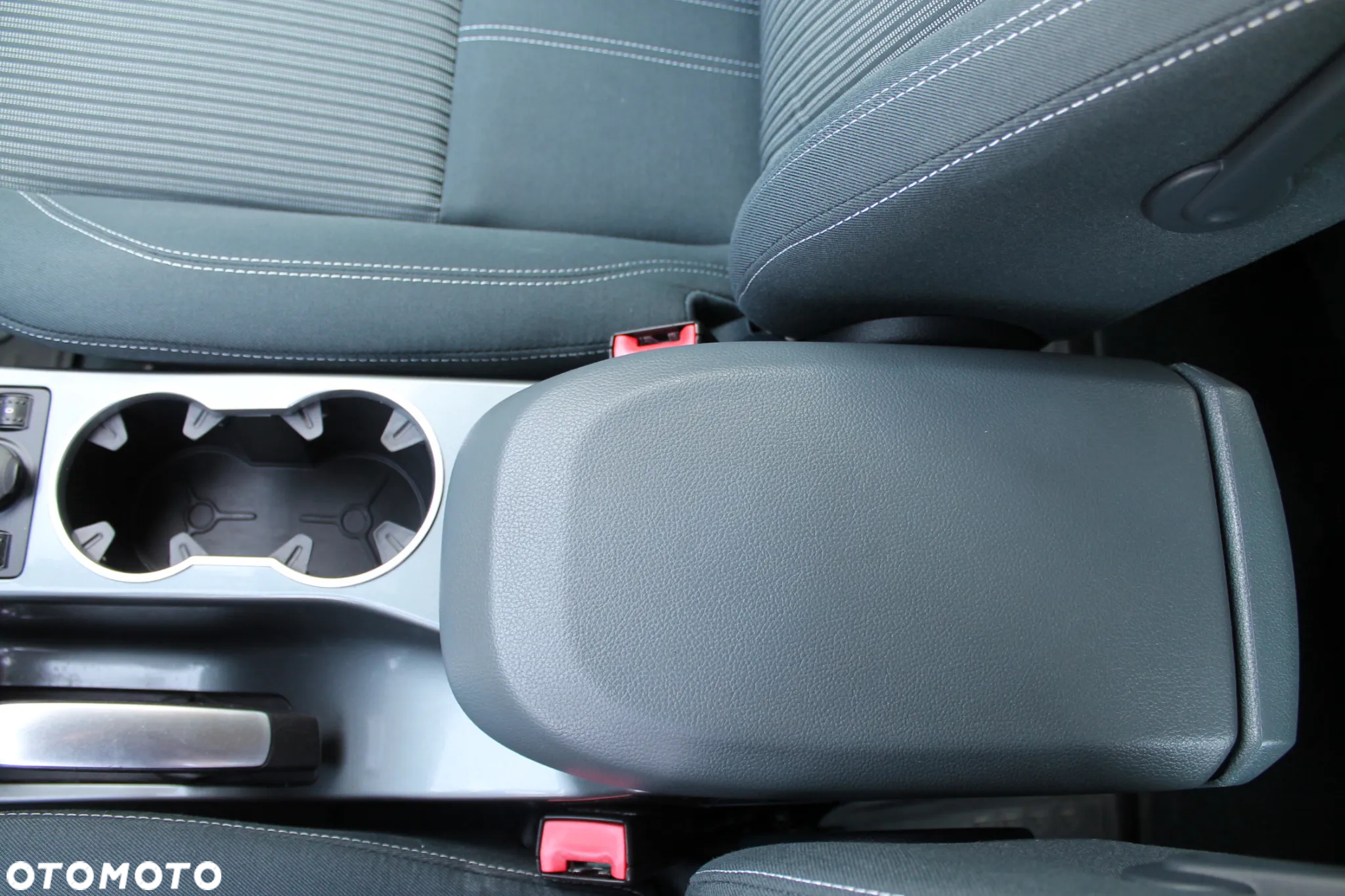 Ford C-MAX 1.6 EcoBoost Titanium - 6