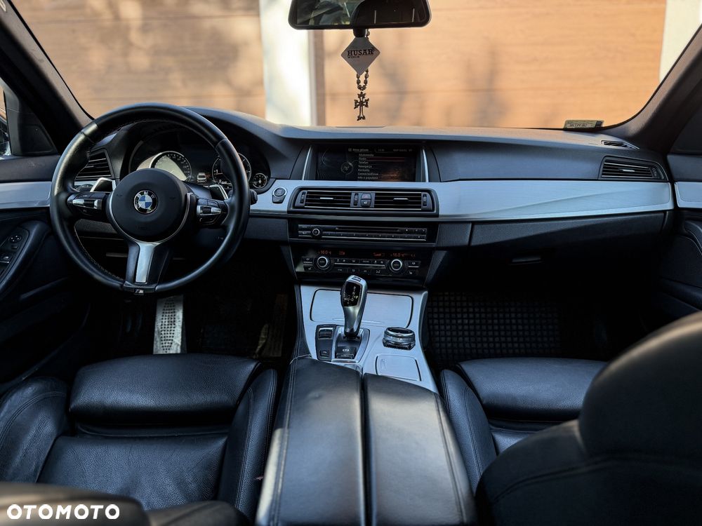 BMW Seria 5 520d xDrive - 10