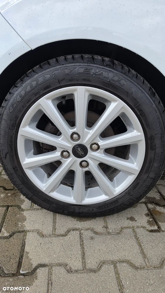 Ford Fiesta - 18