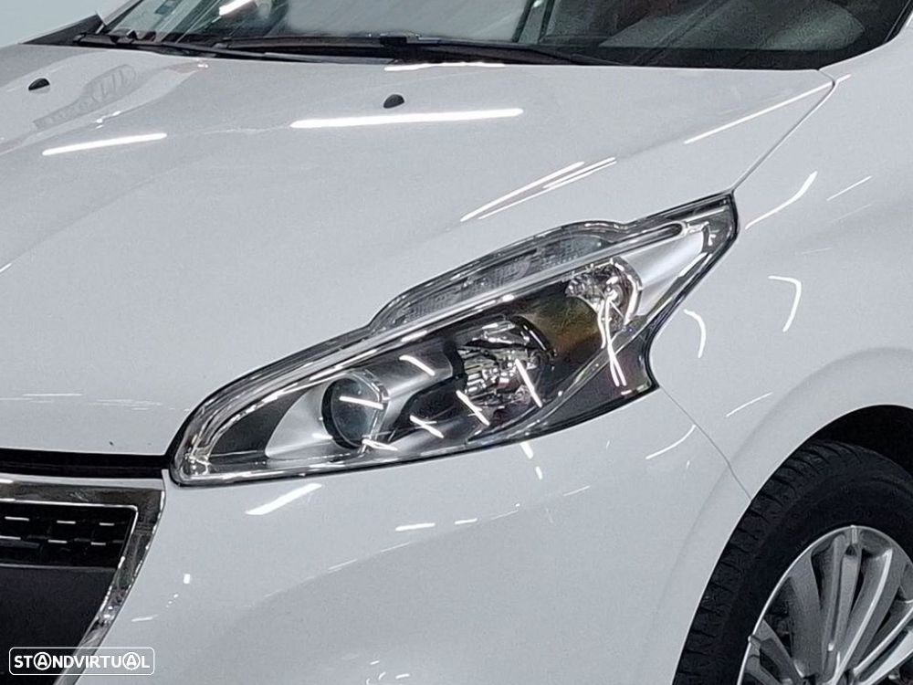 Peugeot 208 1.2 PureTech Signature - 3