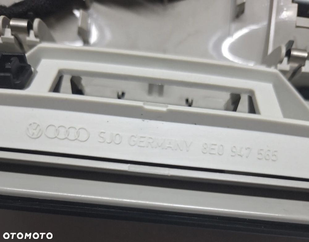 LAMPKA OŚWIETLENIA KABINY -AUDI A4/ B6 S-LINE/ SOUL - 5