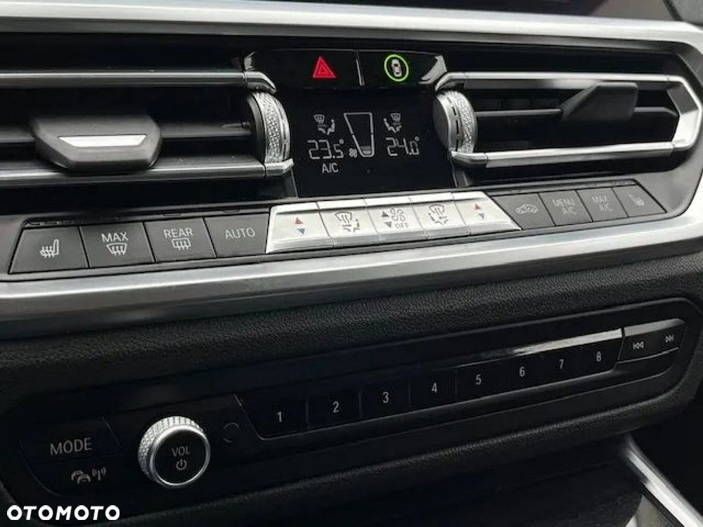 BMW Seria 3 320d Luxury Line - 25