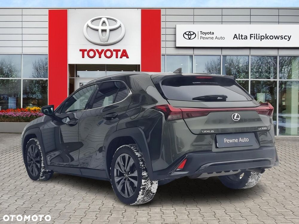 Lexus UX 300h F Sport Design - 5
