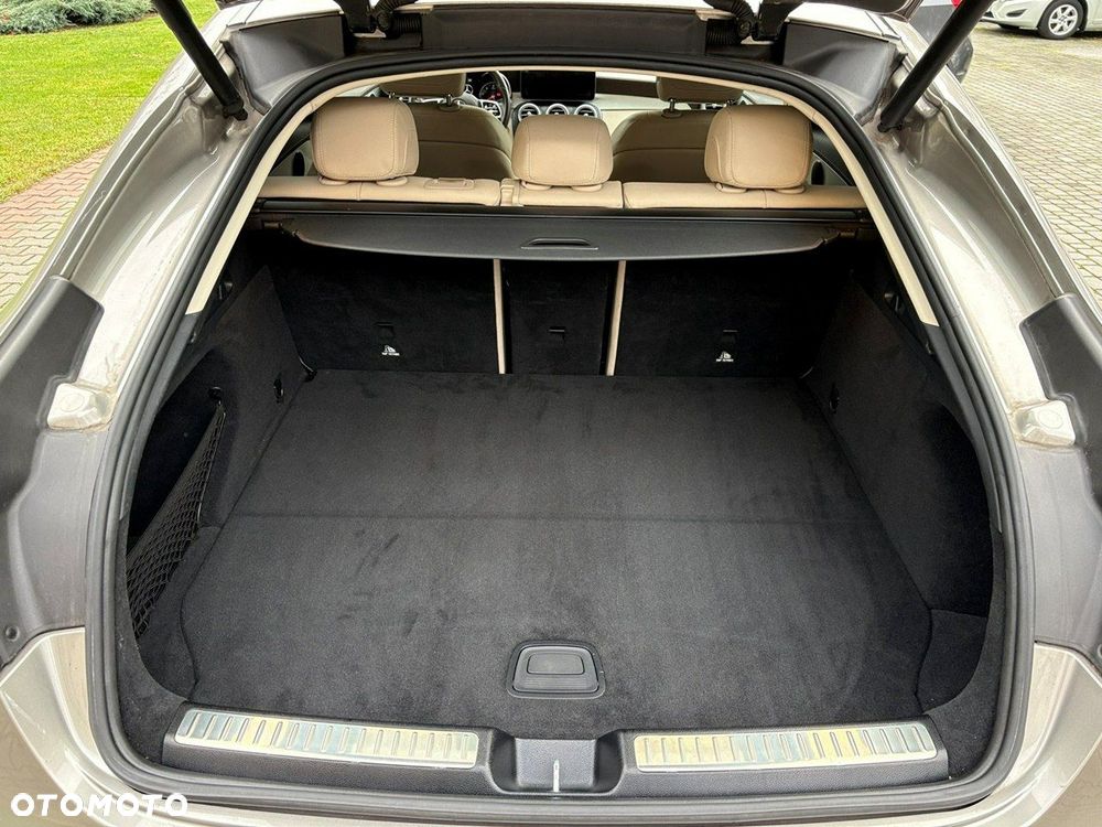 Mercedes-Benz GLC - 33