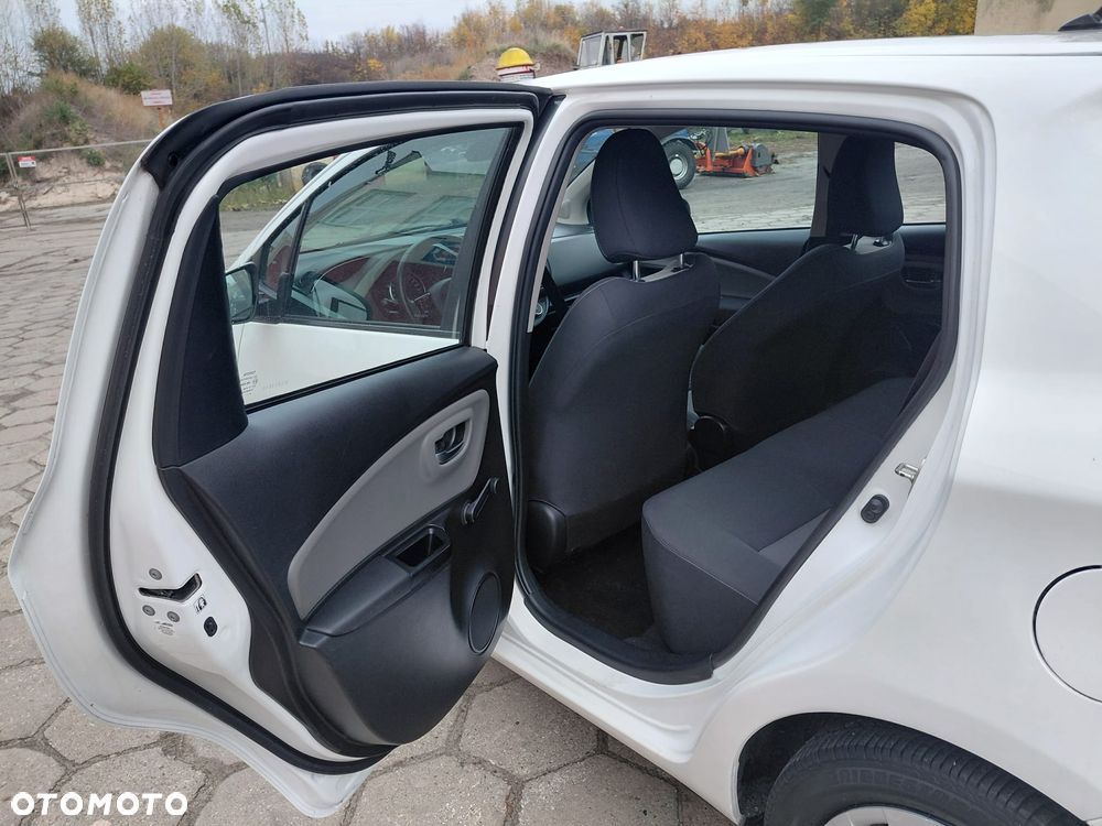 Toyota Yaris 1.0 VVT-i - 10